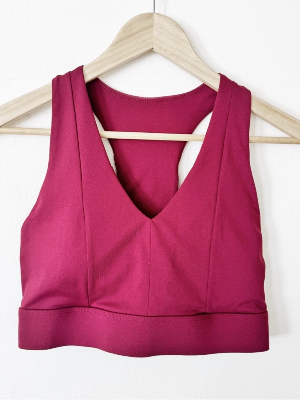 Fabletics maroon V-Neck Racerback Sports Bra ~Medium